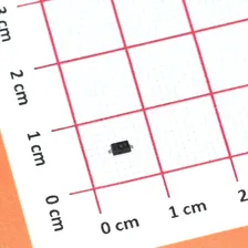 Диод Зенера BZT52C4V7 SOD123 W7